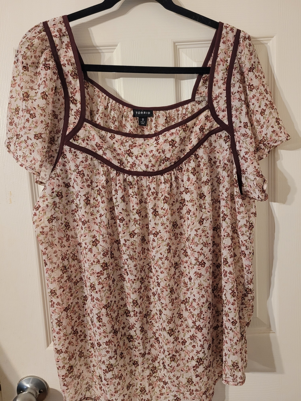 torrid Cream And Burgundy Floral Square-Neck Blouse with Burgundy Trim